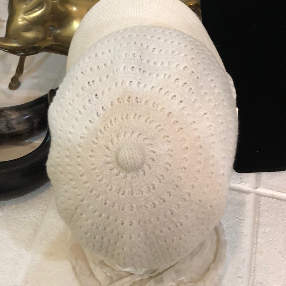 August hat - Picture 4 of 8